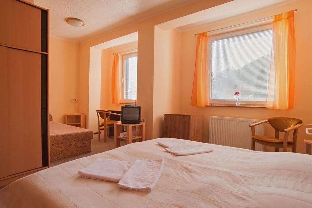 Hotel Borova Sihot Liptovský Hrádok Exterior foto