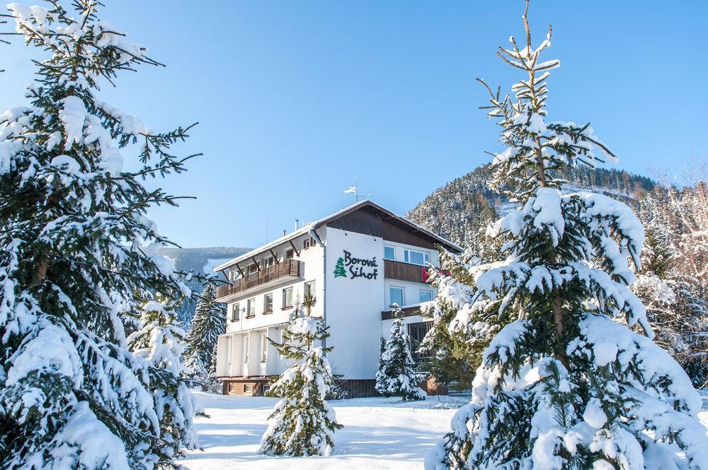 Hotel Borova Sihot Liptovský Hrádok Exterior foto